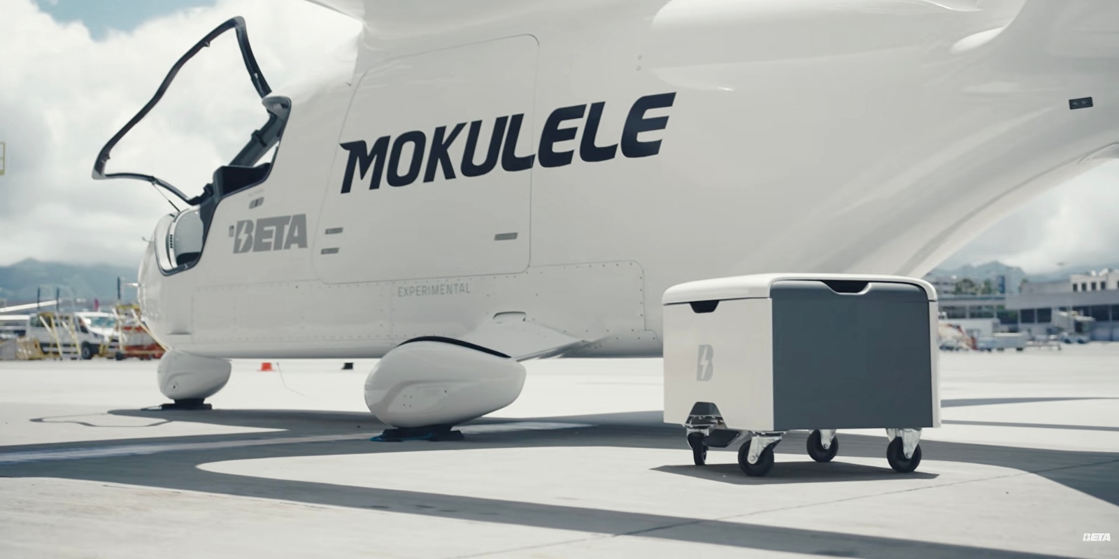 BETA ALIA electric aircraft in Mokulele livery